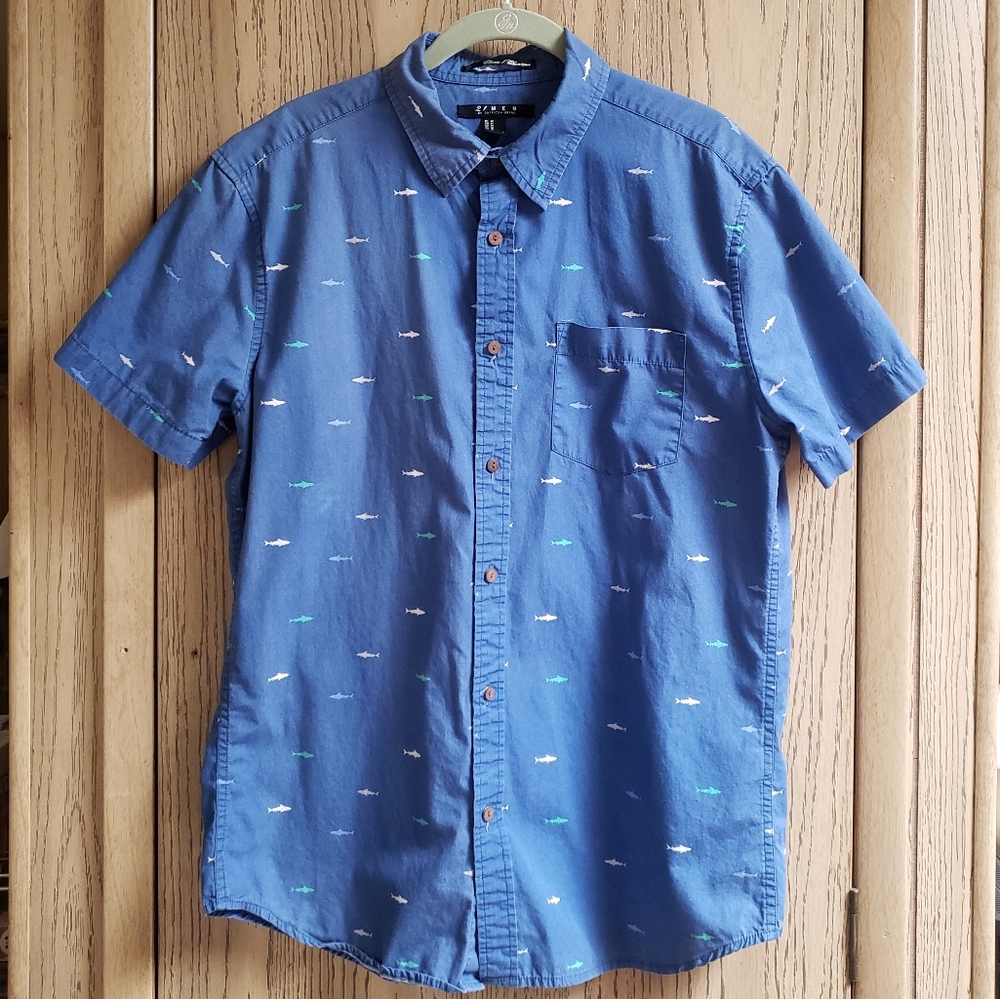 21 Men Multicolored Shark Print Button Up Shirt Medium Blue Nautical Coastal